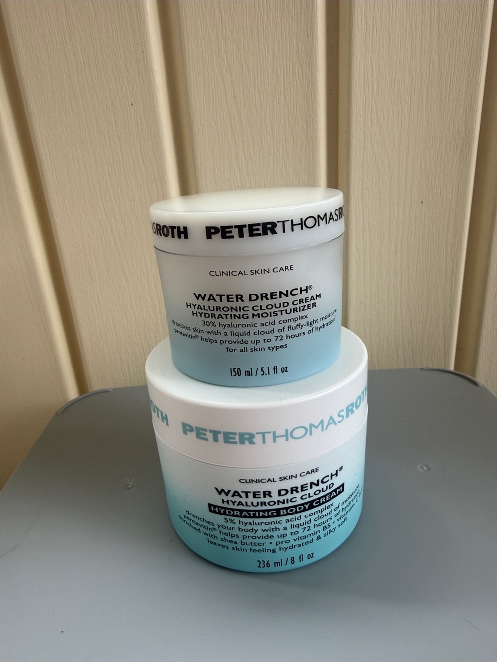 Peter Thomas Roth Water Drench Hydrating Moisturizer Cream - blue and white